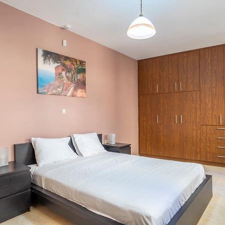2 Bedroom Renovated Apartment With A View Athen Eksteriør billede