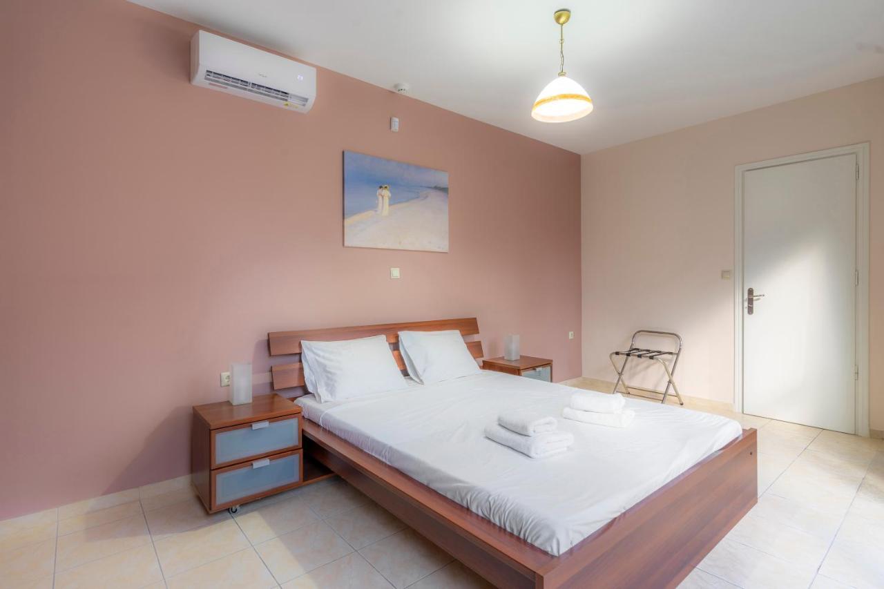 2 Bedroom Renovated Apartment With A View Athen Eksteriør billede