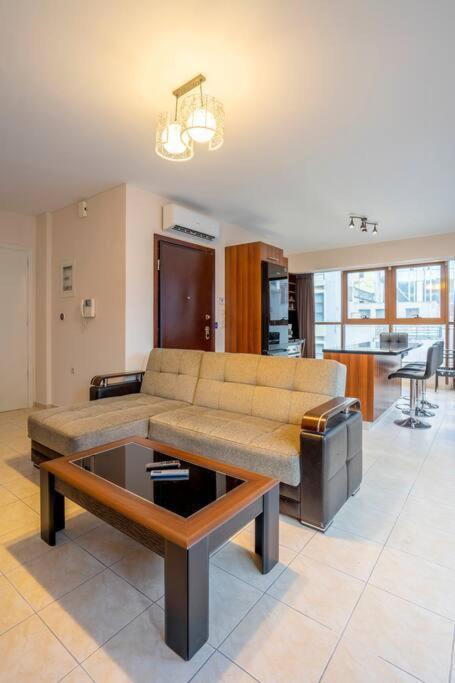 2 Bedroom Renovated Apartment With A View Athen Eksteriør billede