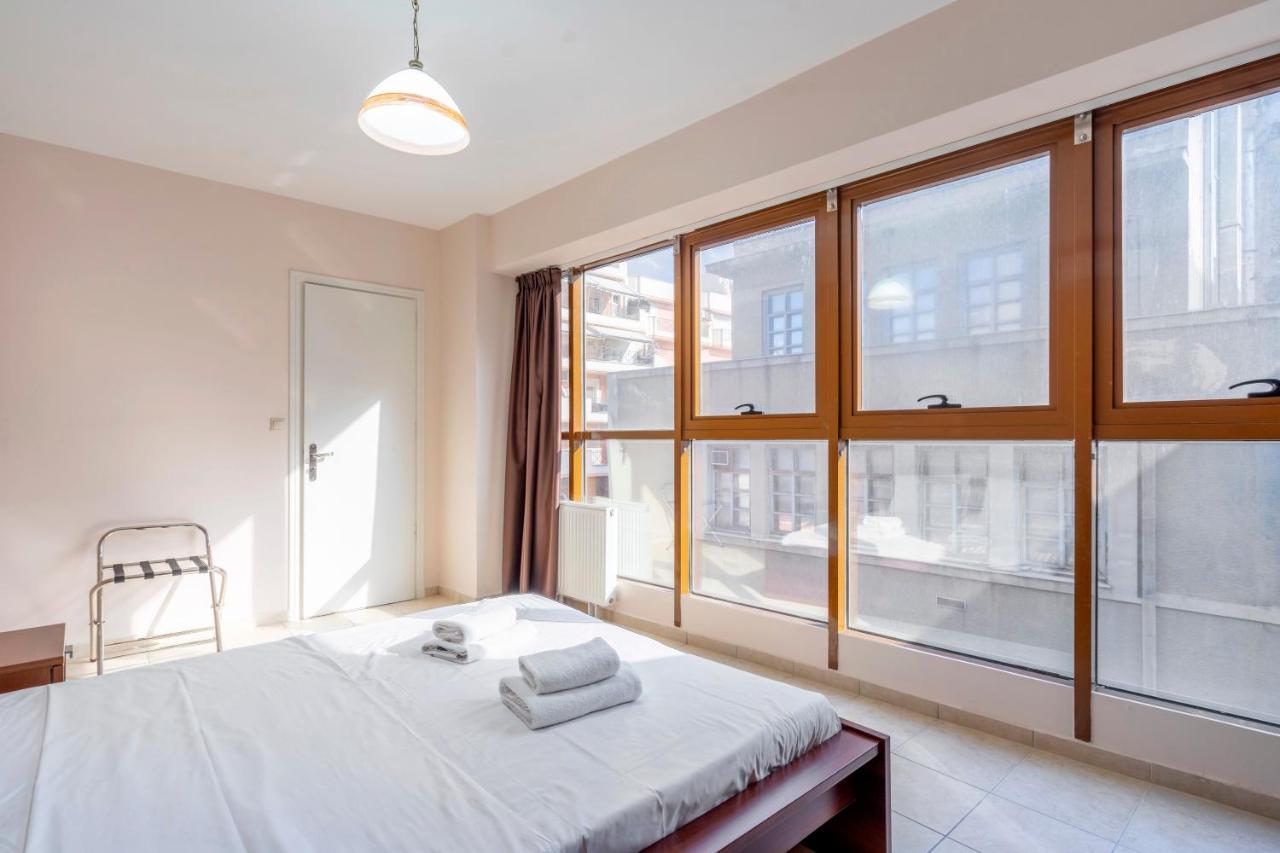 2 Bedroom Renovated Apartment With A View Athen Eksteriør billede