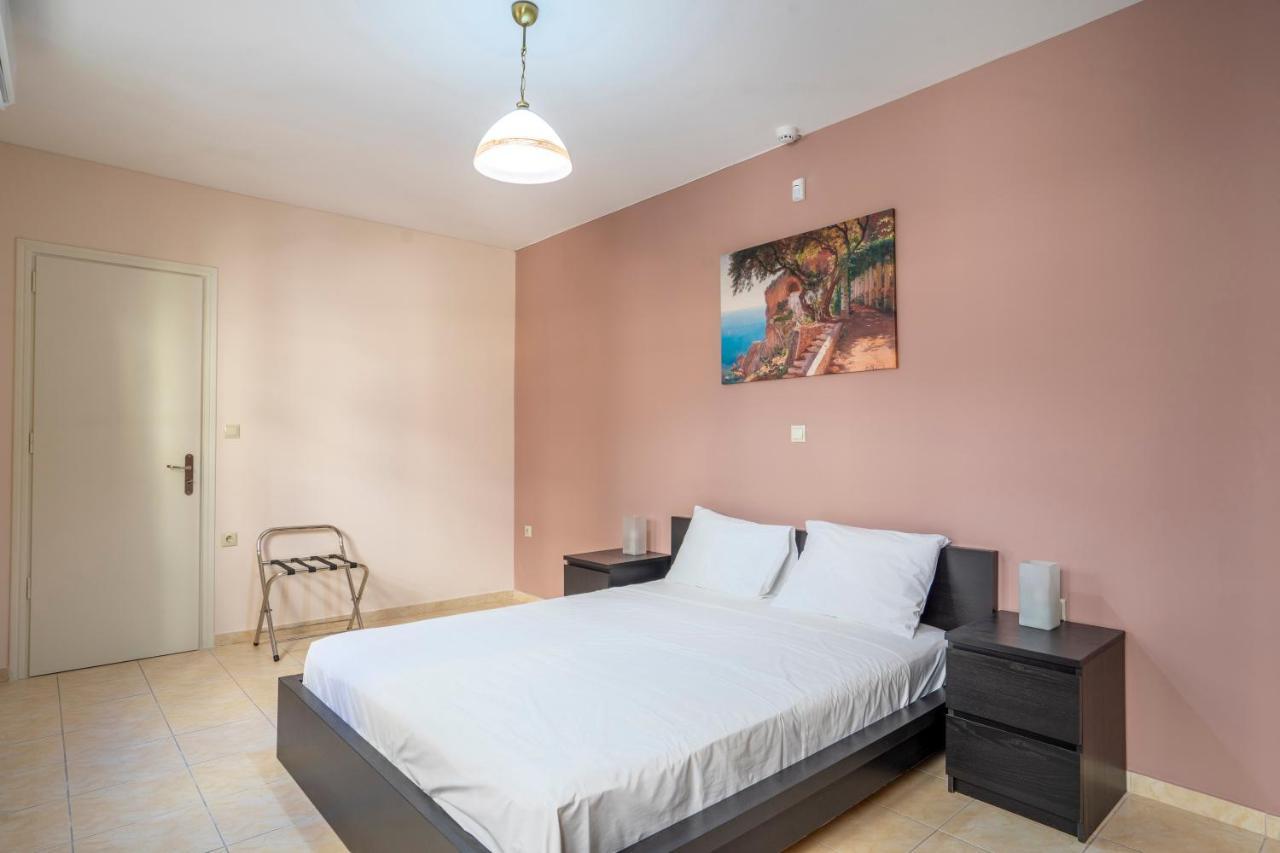 2 Bedroom Renovated Apartment With A View Athen Eksteriør billede