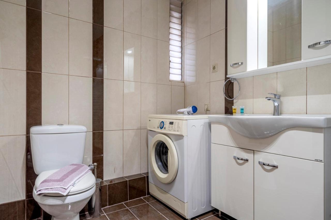 2 Bedroom Renovated Apartment With A View Athen Eksteriør billede