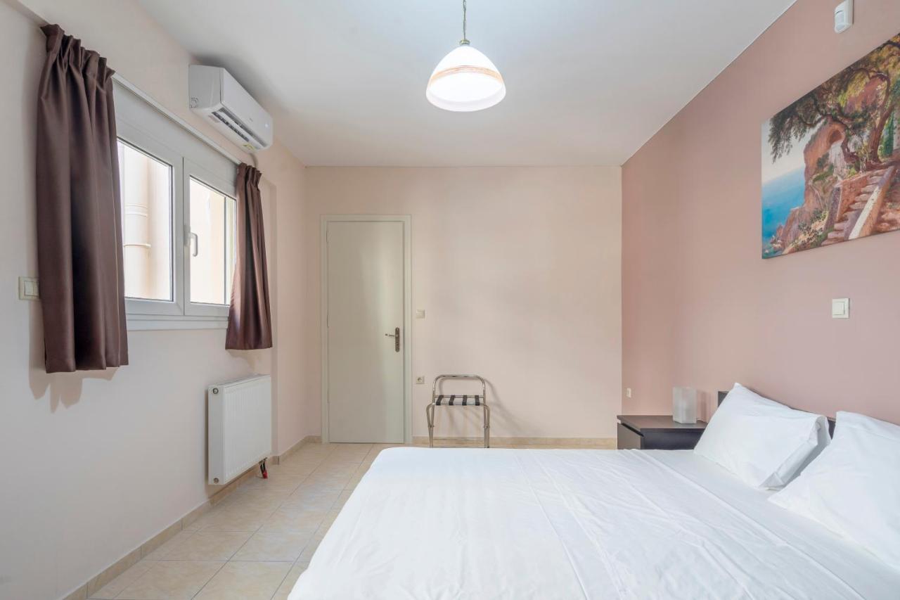 2 Bedroom Renovated Apartment With A View Athen Eksteriør billede